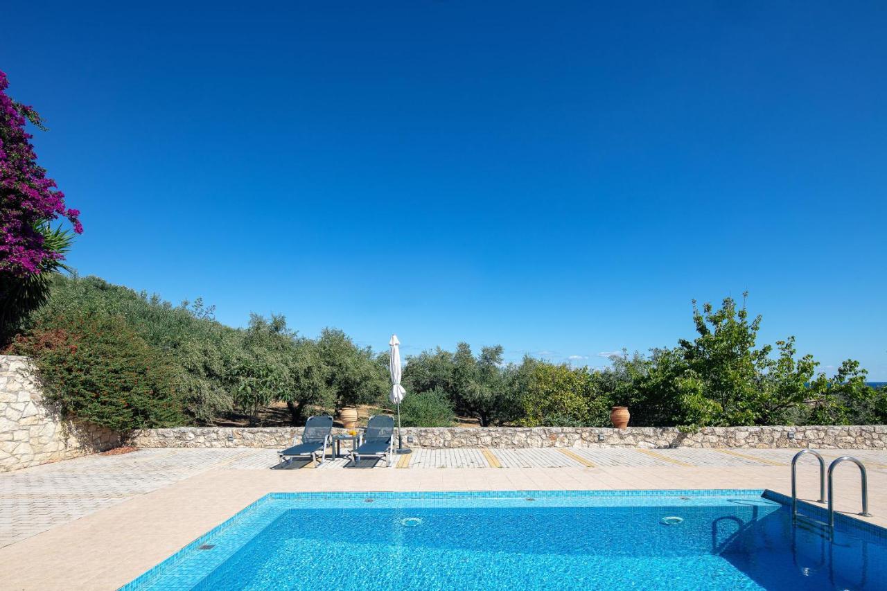 Greek Sky - New Modern Apartment With Shared Pool ตาวโรไนติส ภายนอก รูปภาพ